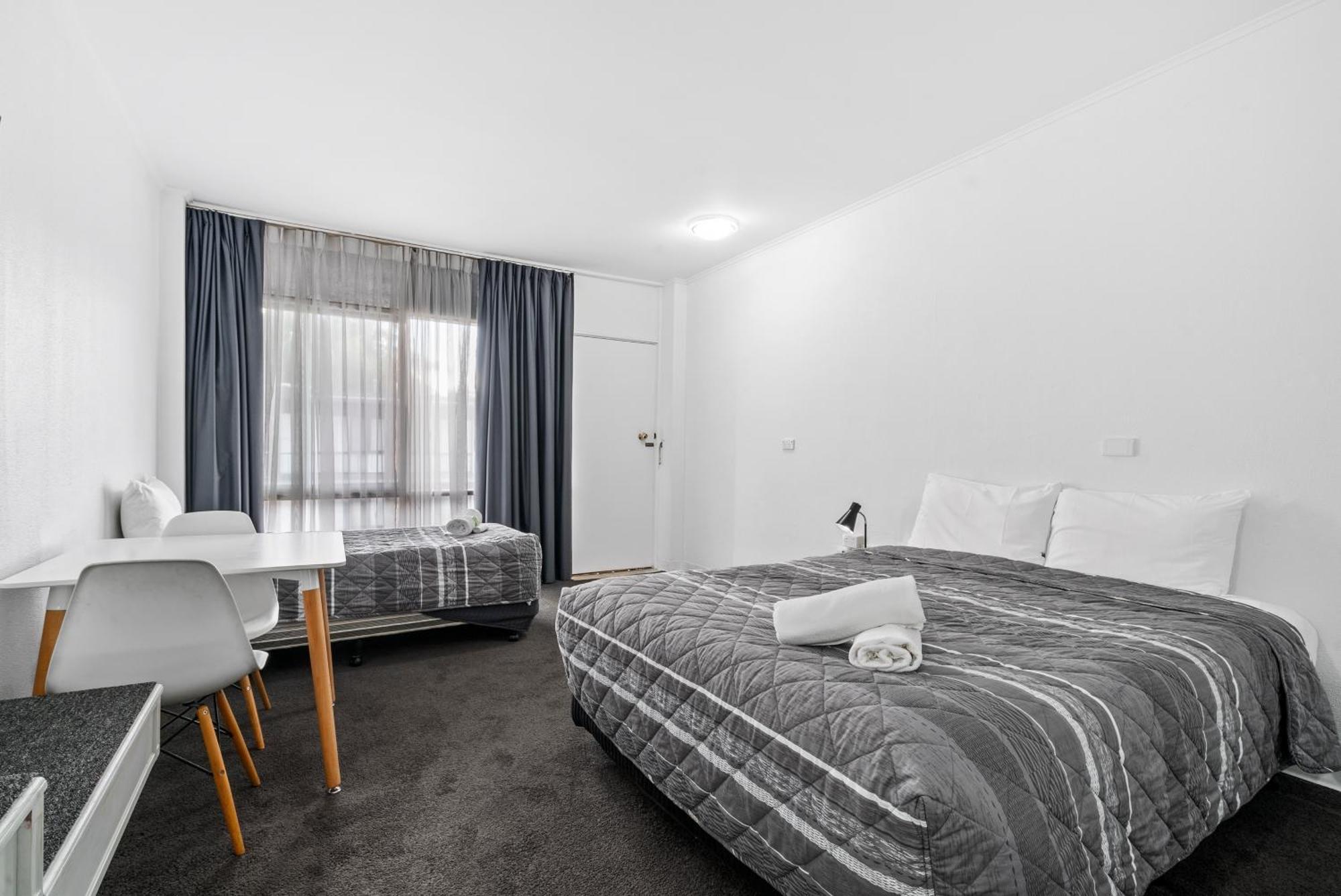 Commodore Motor Inn Albury Esterno foto
