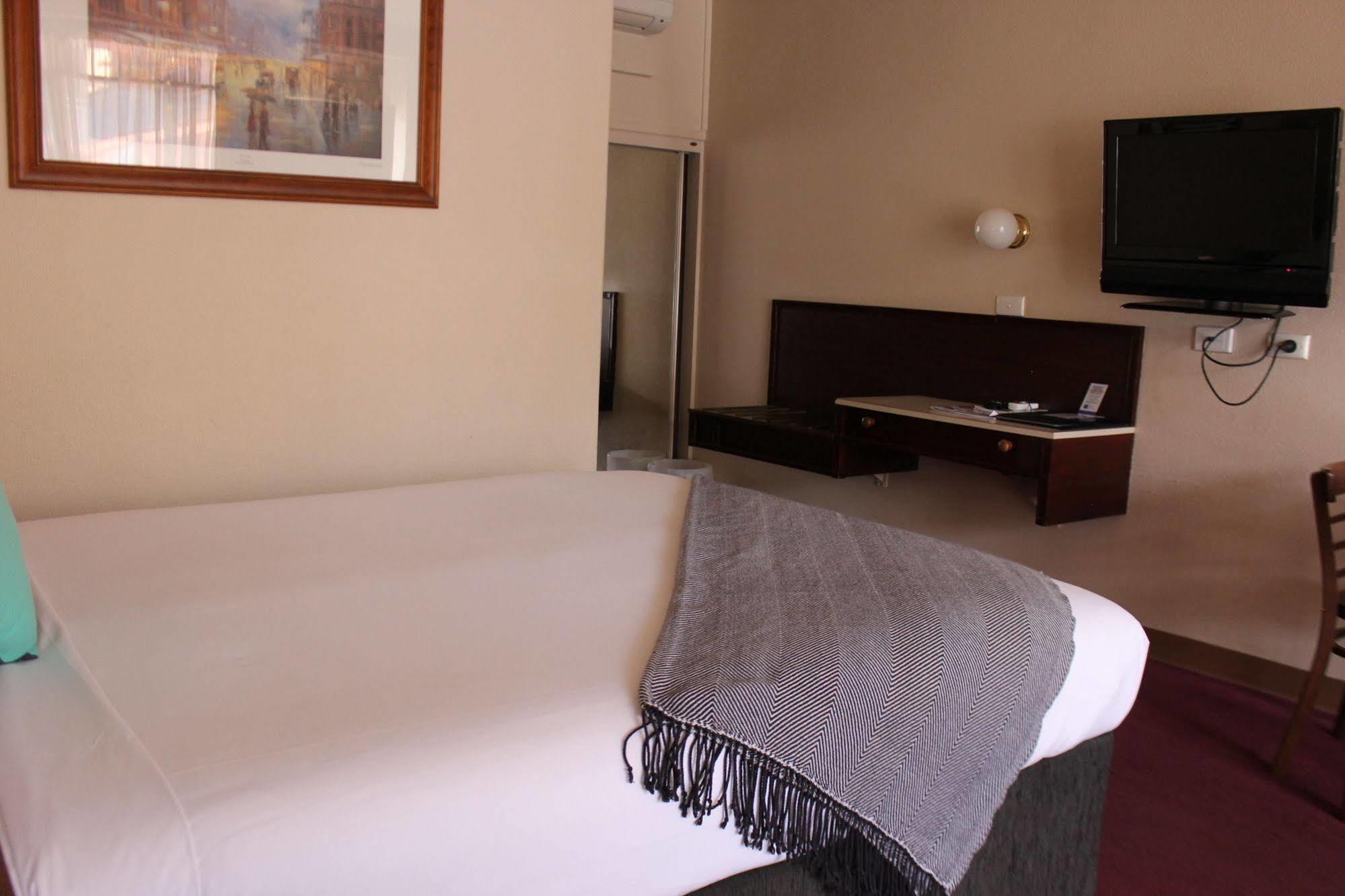 Commodore Motor Inn Albury Esterno foto