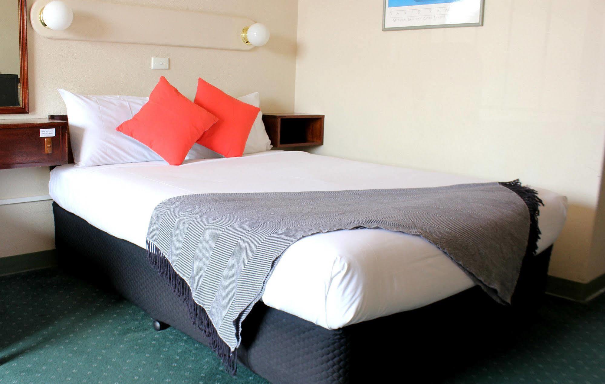 Commodore Motor Inn Albury Esterno foto